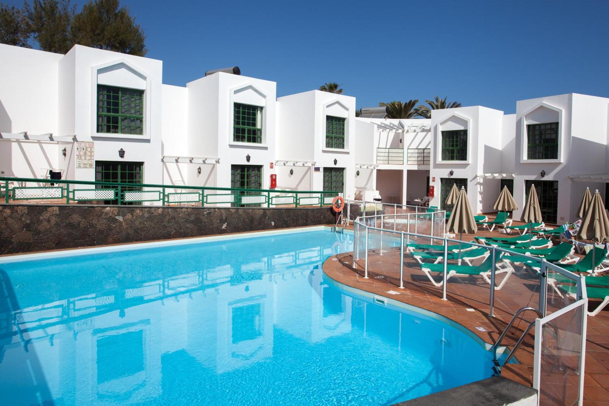 One-Bedroom Apartment Pool View