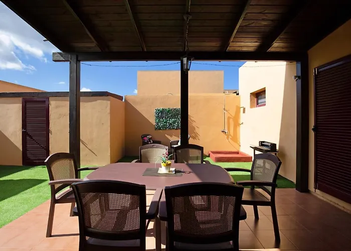 Villa Dayely Corralejo with Pool