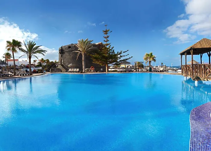 Corralejo Hotels near Fuerteventura Airport (FUE)