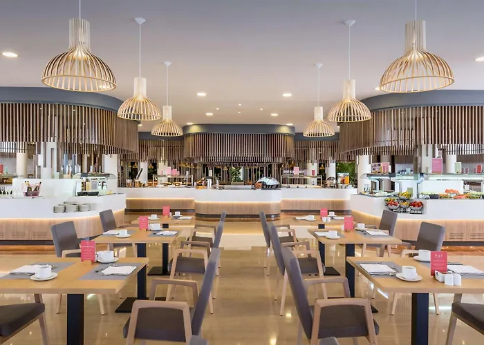 Corralejo 4 Star Hotels near Isla de Lobos