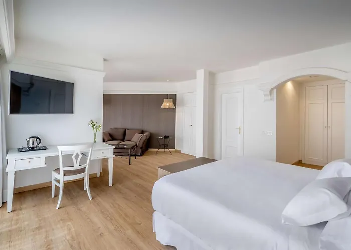 Corralejo Hotels With Jacuzzi in Room near Oasis Papagayo Resort