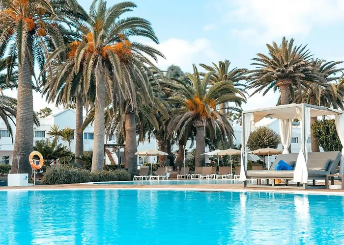 Corralejo Hostels near Puerto de Corralejo